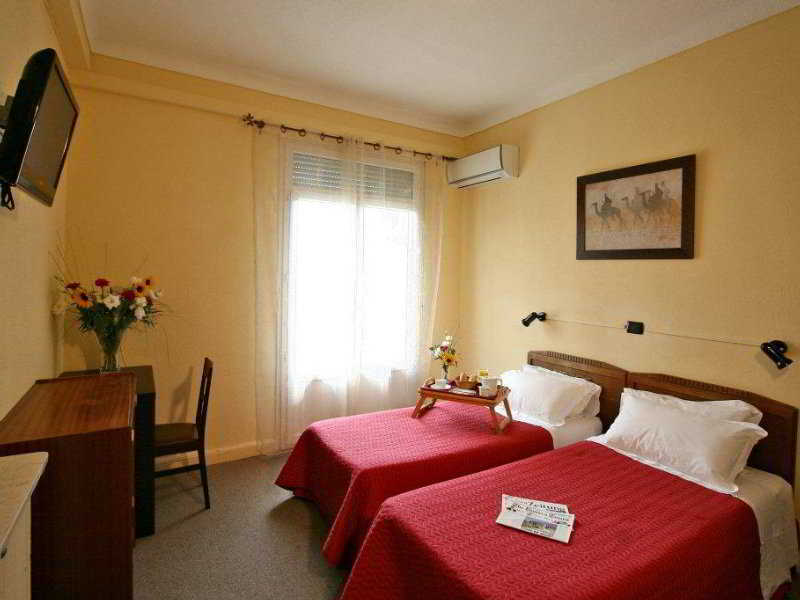 Hôtel Savoy Juan-les-Pins Quarto foto